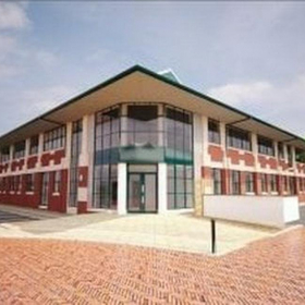 The Links, Kelvin Close. Click for details.
