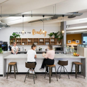 33 King's Road. Click for details.