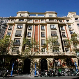 Exterior view of Velázquez 53, 2nd floor. Click for details.
