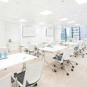 Exterior image of Príncipe de Vergara 132, Floor 3, 9 & 12. Click for details.