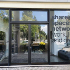 Serviced office to hire in Porto. Click for details.