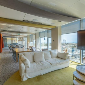 Offices at Plaça del Gas, 1, Edificio B. Click for details.