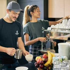 Offices at Venloer Strasse 310-316. Click for details.