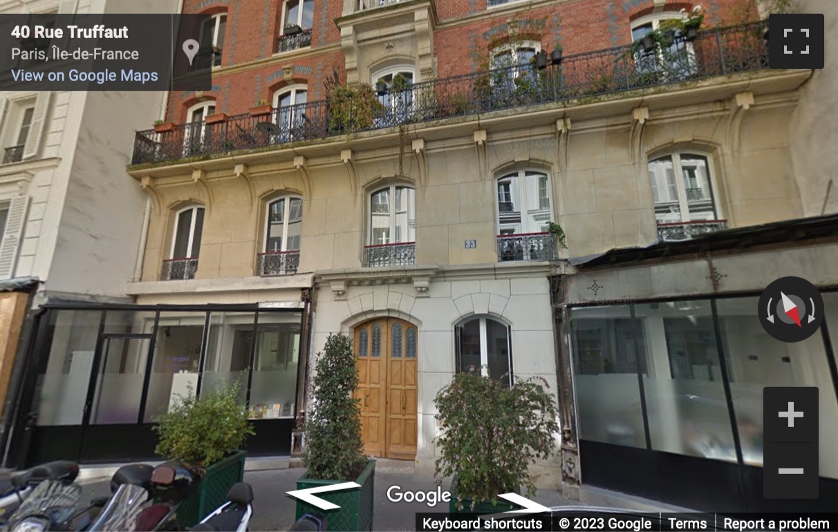 Street View image of 33 Rue Truffaut, Paris