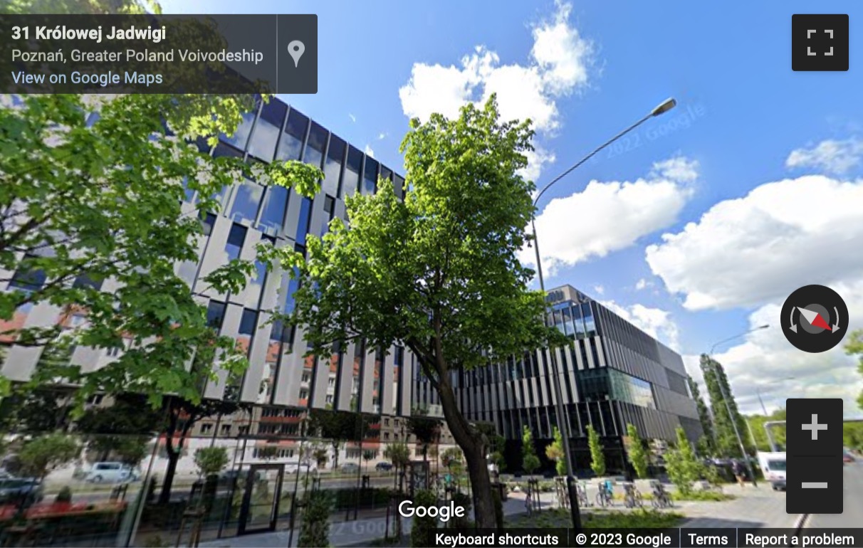Street View image of 43 Krolowej Jadwigi, Poznan