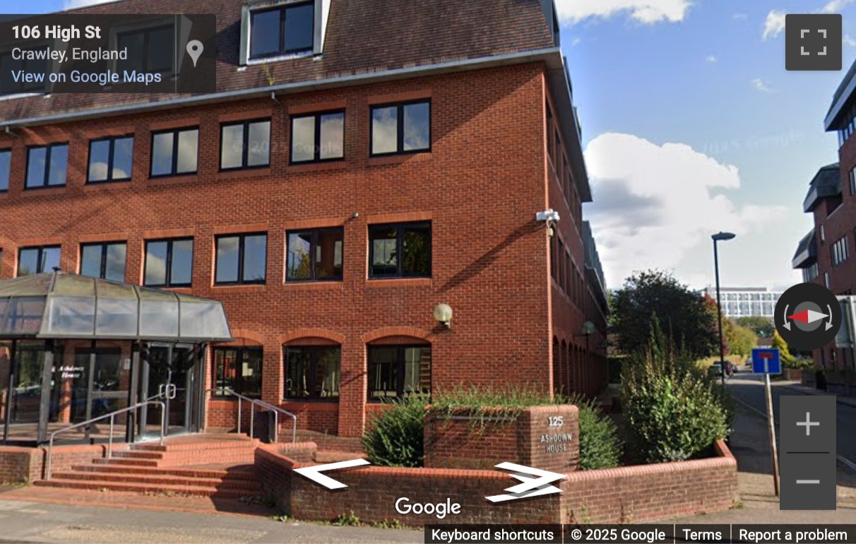 Street View image of 125, High Street, Crawley, West Sussex