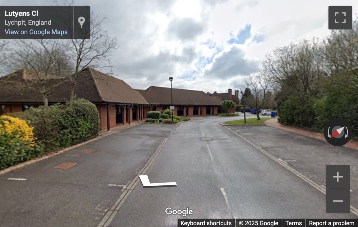 Street View image of Lutyens Close, Chineham Court, Basingstoke, Hampshire