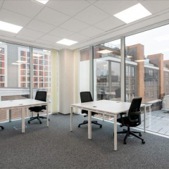 31 bât D, 45 bât G Rue De la Milletière office spaces. Click for details.
